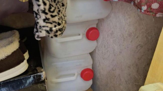 Фото домашнего производства суррогатного алкоголя в Сланцах Ленинградской области