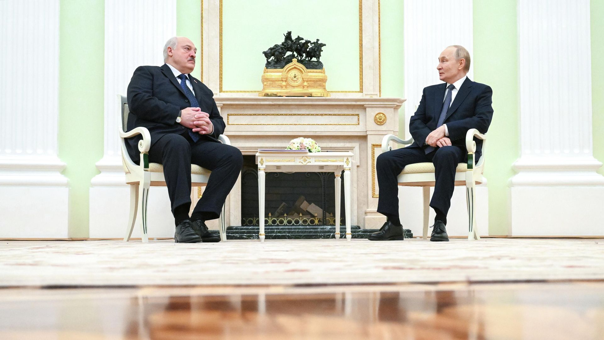 Президент России Владимир Путин и президент Белоруссии Александр Лукашенко во время встречи Президент России Владимир Путин и президент Белоруссии Александр Лукашенко во время встречи - РИА Новости, 1920, 26.09.2025