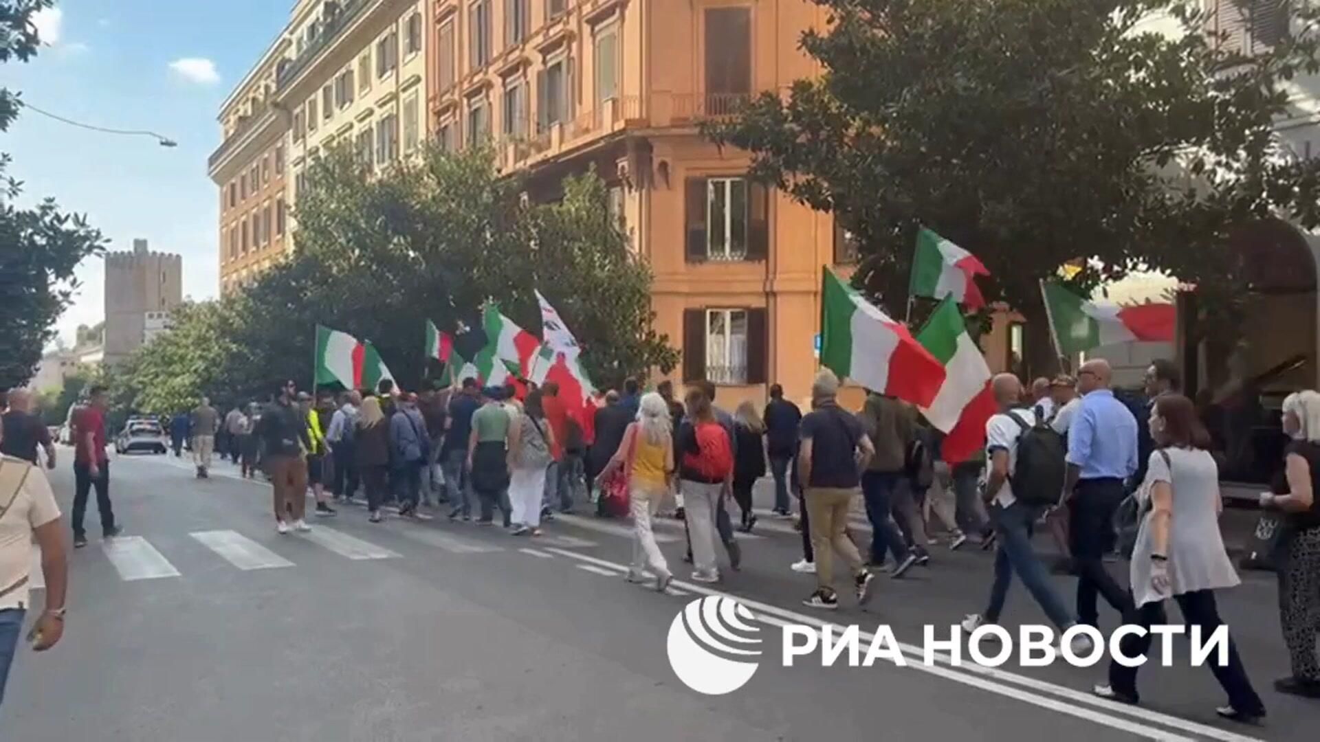 Протестное шествие против политики ЕС в Риме Протестное шествие против политики ЕС в Риме - РИА Новости, 1920, 27.09.2025