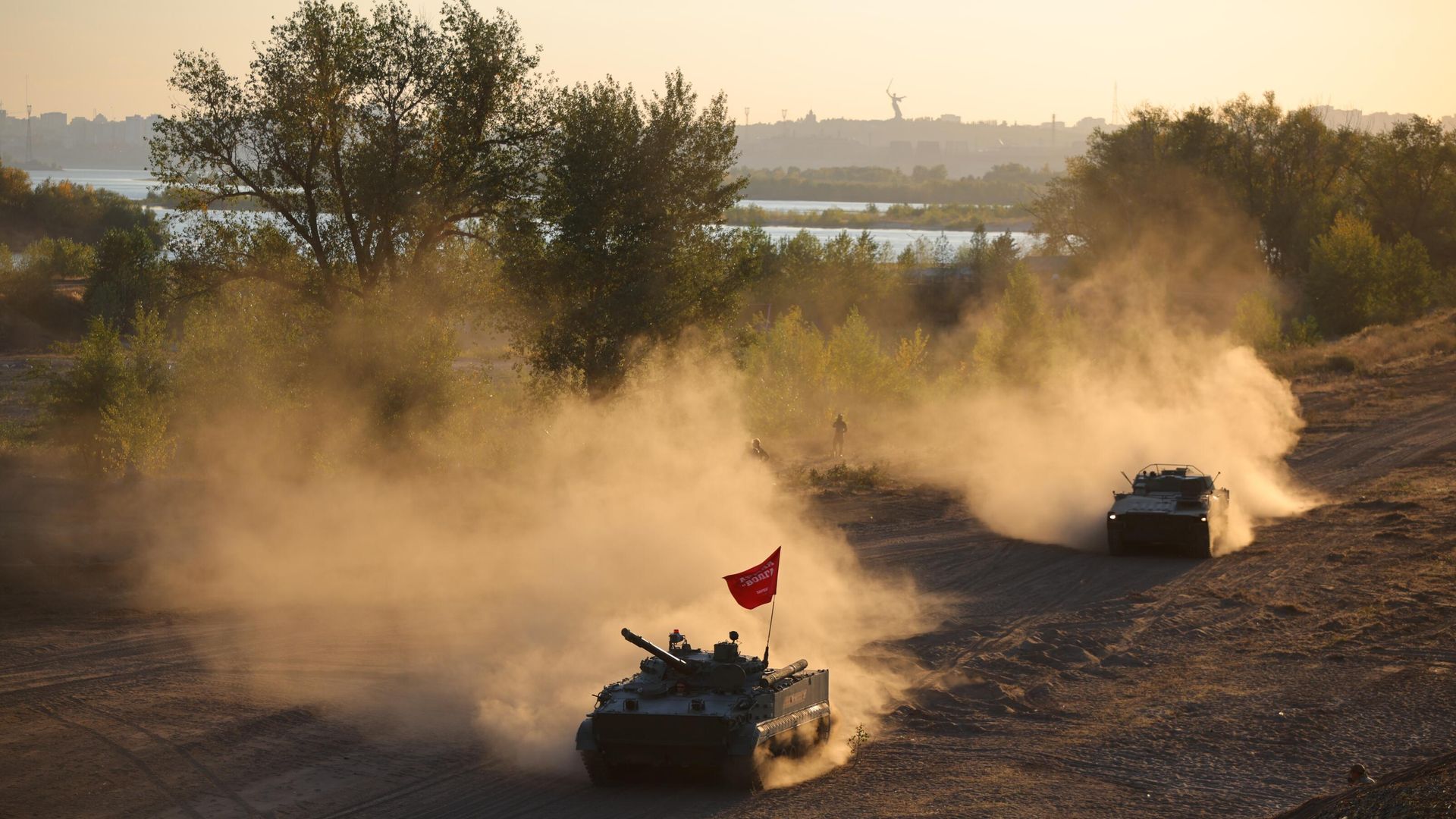 На этапе финала всероссийской военно-патриотической игры Зарница 2.0 в Волгоградской области На этапе финала всероссийской военно-патриотической игры Зарница 2.0 в Волгоградской области - РИА Новости, 1920, 27.10.2026