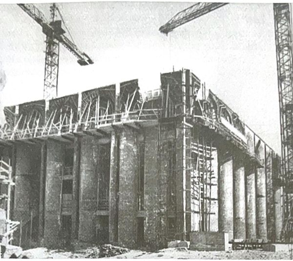 Строительство Новгородского театра драмы. Май 1982 год.