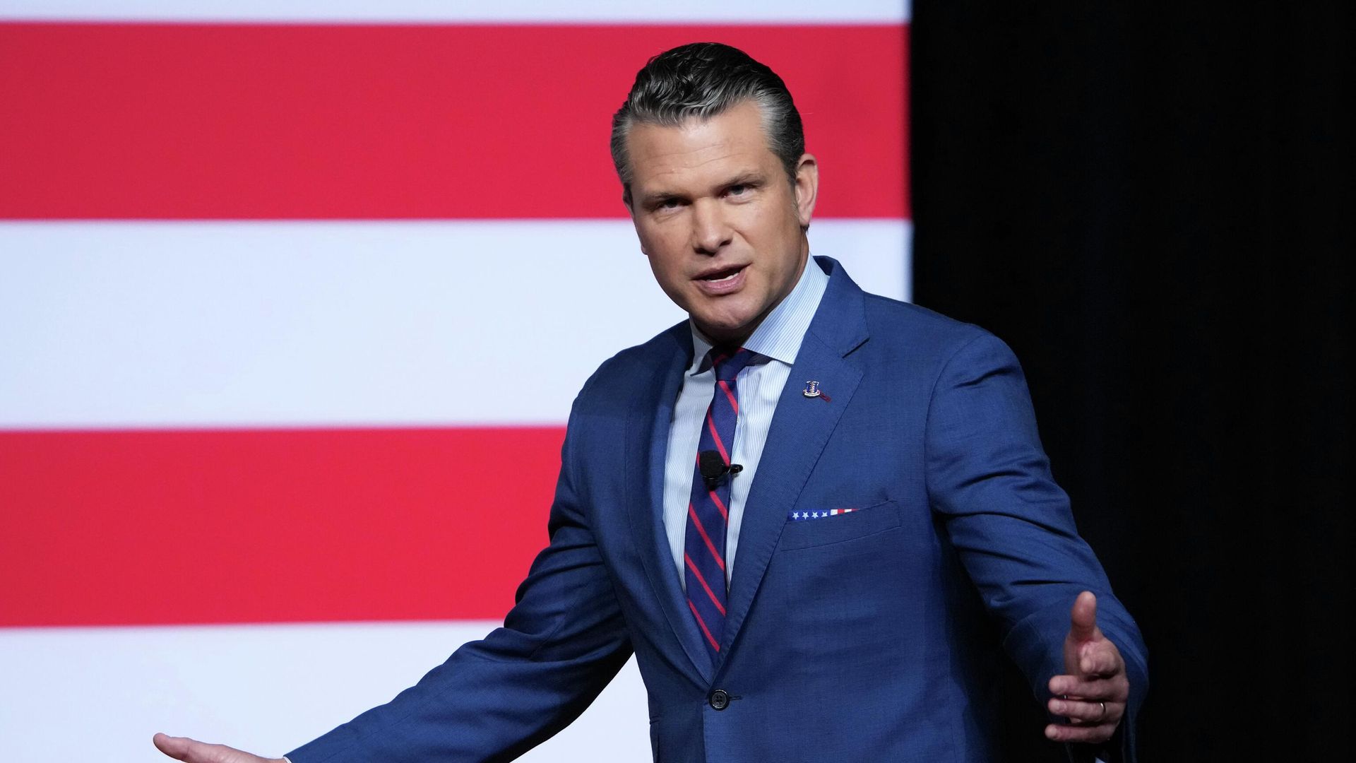 Пит Хегсет на встрече с высшим военным руководством США на базе морской пехоты в Куантико - РИА Новости, 1920, 30.09.2025