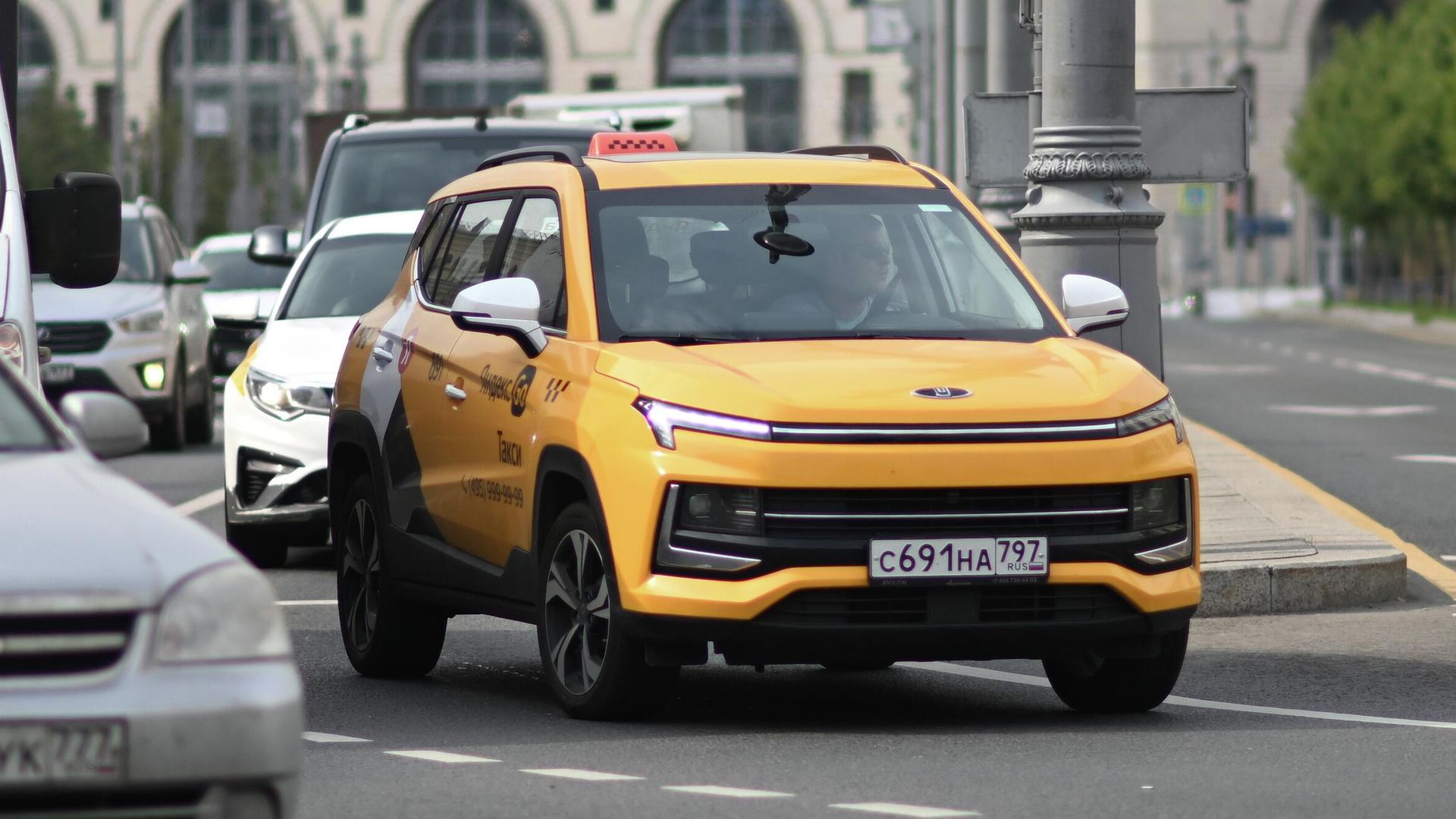 Автомобиль Москвич 3 службы такси Яндекс Go на улице Москвы Автомобиль Москвич 3 службы такси Яндекс Go на улице Москвы - РИА Новости, 1920, 04.03.2026