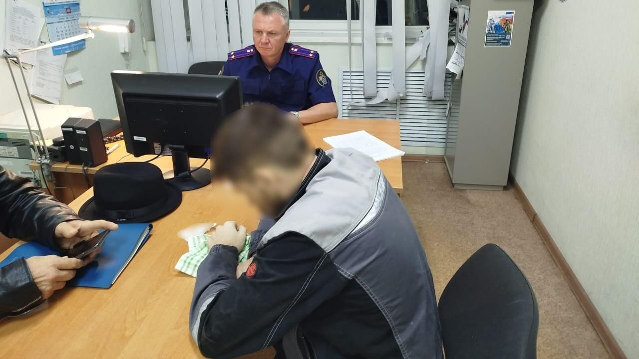 Подозреваемый в убийстве жены и двух дочек в Ульяновске Подозреваемый в убийстве жены и двух дочек в Ульяновске - РИА Новости, 1920, 01.10.2025