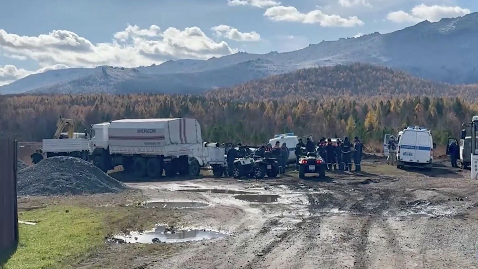 Поиск пропавших в турпоходе двух взрослых и пятилетней девочки из Красноярска - РИА Новости, 1920, 02.10.2025