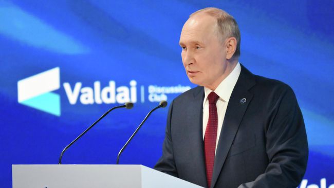 Президент РФ Владимир Путин выступает на пленарной сессии XXII Ежегодного заседания Международного дискуссионного клуба Валдай