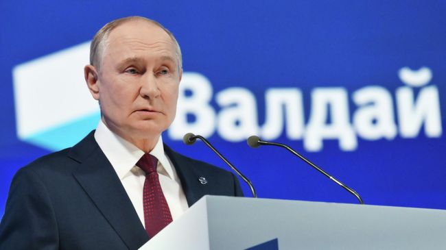 Президент России Владимир Путин выступает на пленарной сессии XXII Ежегодного заседания Международного дискуссионного клуба Валдай