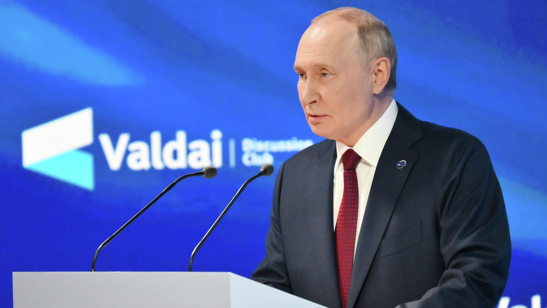 Путин: Украинская трагедия – это боль для украинцев и для русских - РИА Новости, 1920, 02.10.2025