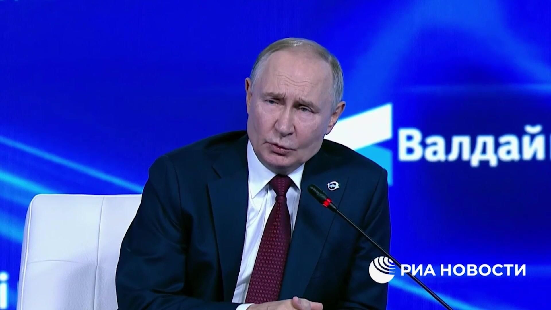 Не Орешкин. Путин пошутил про название ракеты Орешник Не Орешкин. Путин пошутил про название ракеты Орешник - РИА Новости, 1920, 02.10.2025