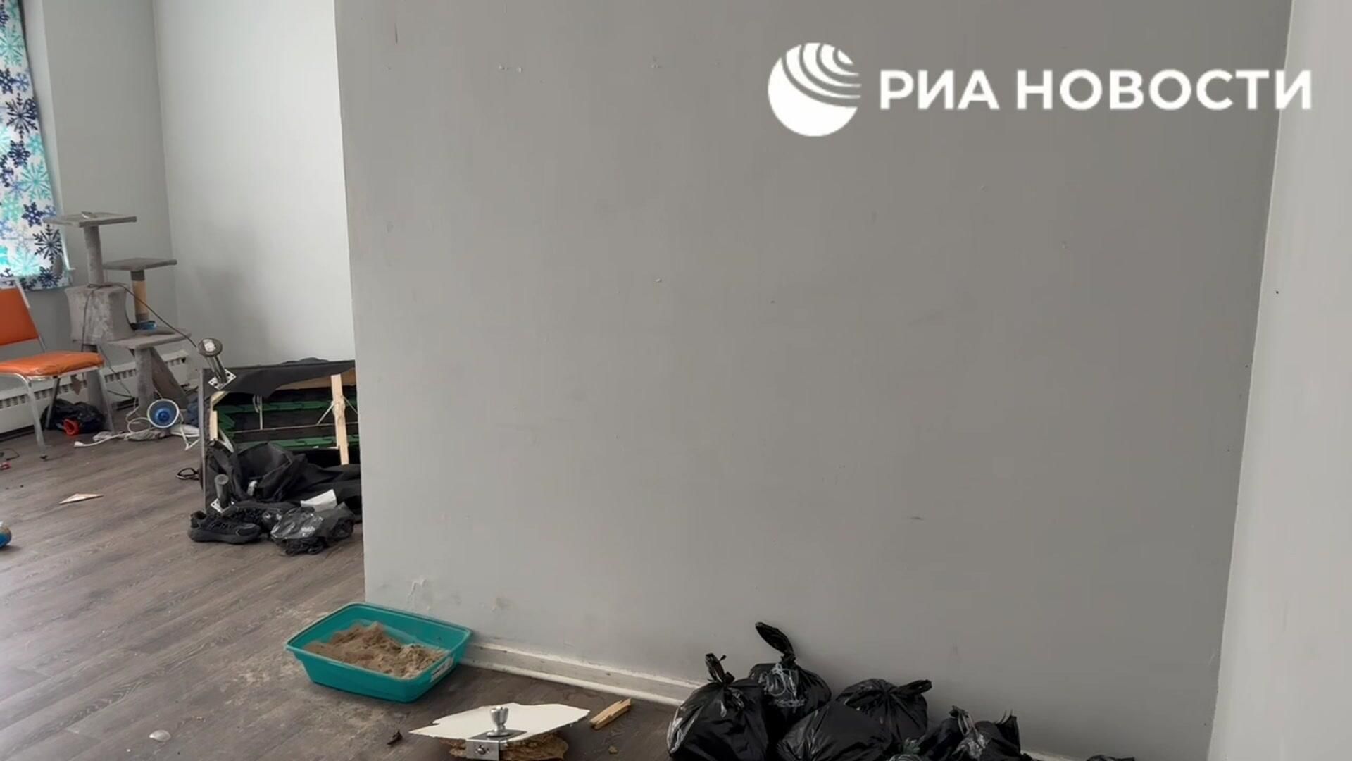 Дом, где полиция провела рейд в отношении нелегальных мигрантов Дом, где полиция провела рейд в отношении нелегальных мигрантов - РИА Новости, 1920, 03.10.2025