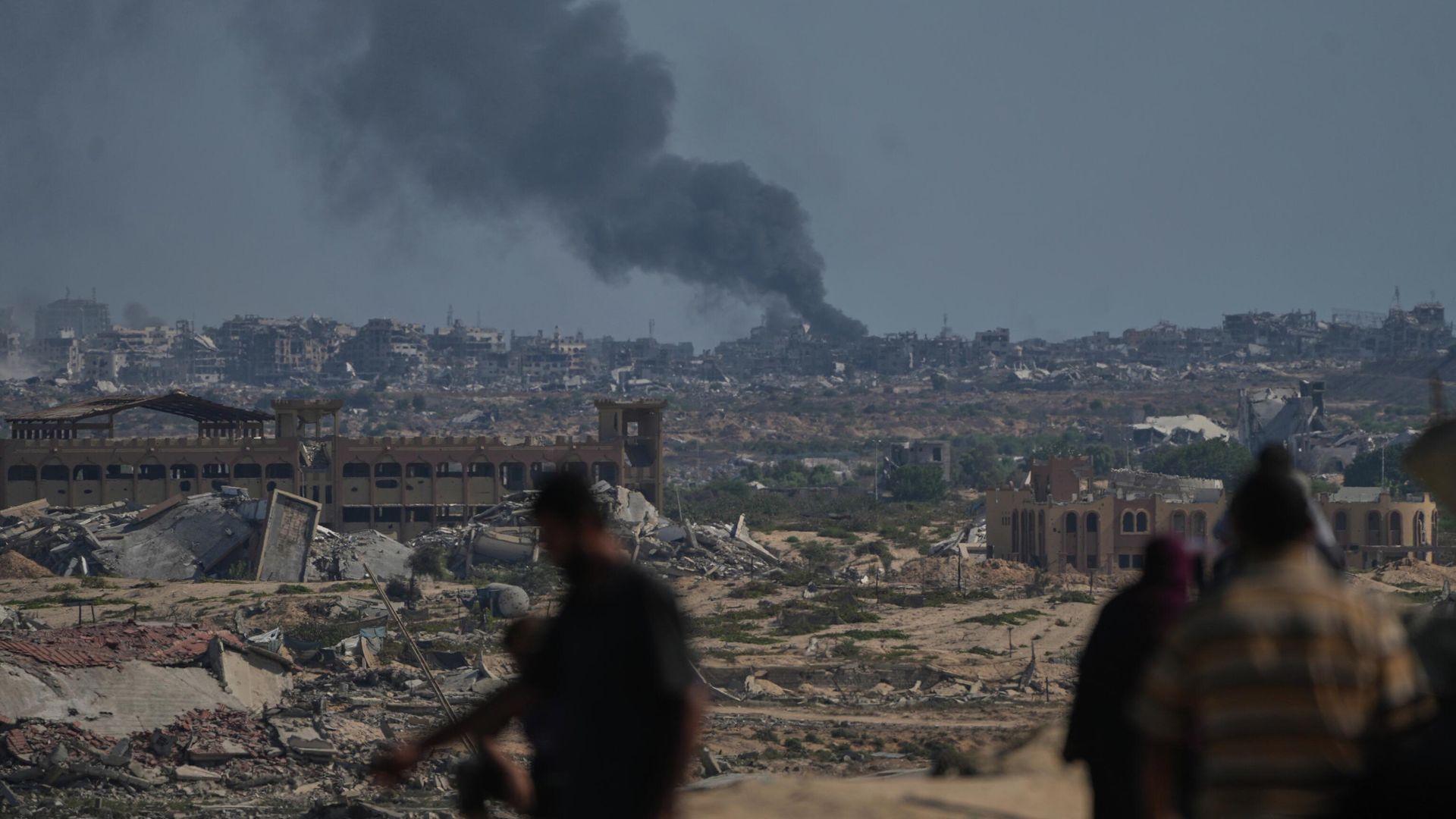 Дым на месте израильского удара в секторе Газа - РИА Новости, 1920, 09.10.2025