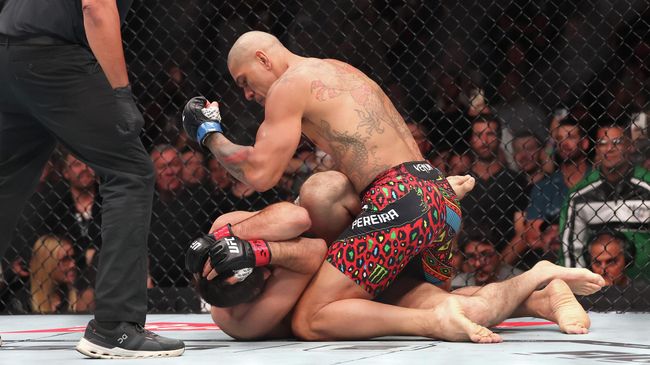 Бой Магомеда Анкалаева против Алекса Перейры на UFC 320 Бой Магомеда Анкалаева против Алекса Перейры на UFC 320
