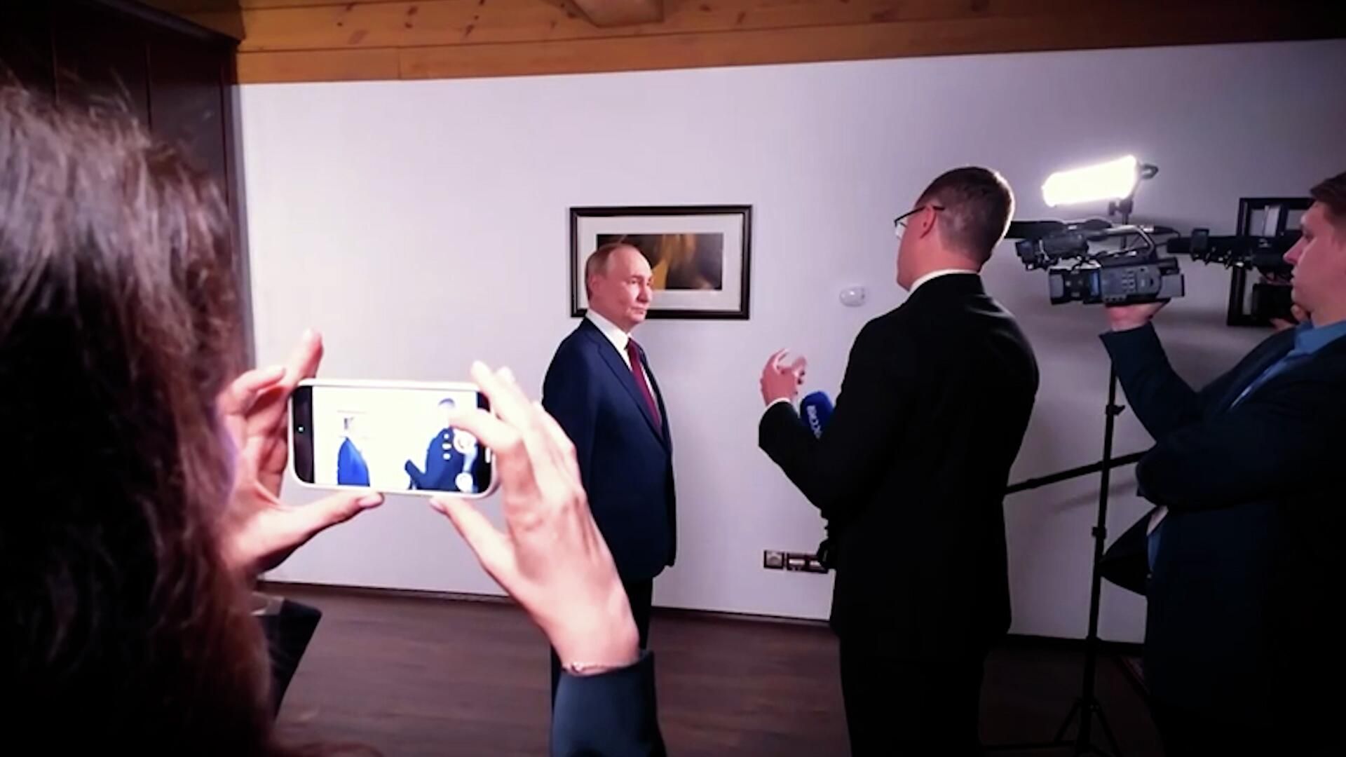 Путин о Томагавках и отношениях с США Путин о Томагавках и отношениях с США - РИА Новости, 1920, 05.10.2025