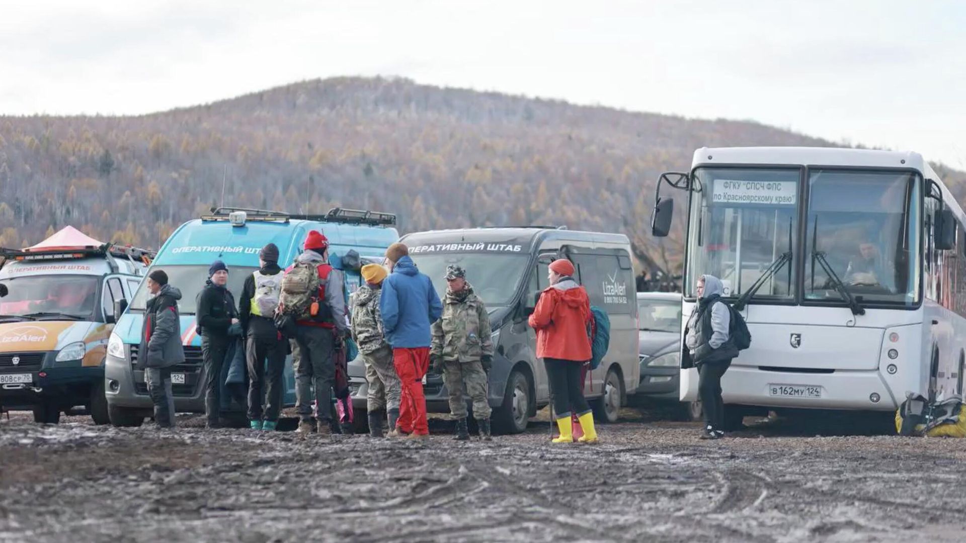 Поиск пропавшей в турпоходе семьи Усольцевых из Красноярска Поиск пропавшей в турпоходе семьи Усольцевых из Красноярска - РИА Новости, 1920, 10.06.2026