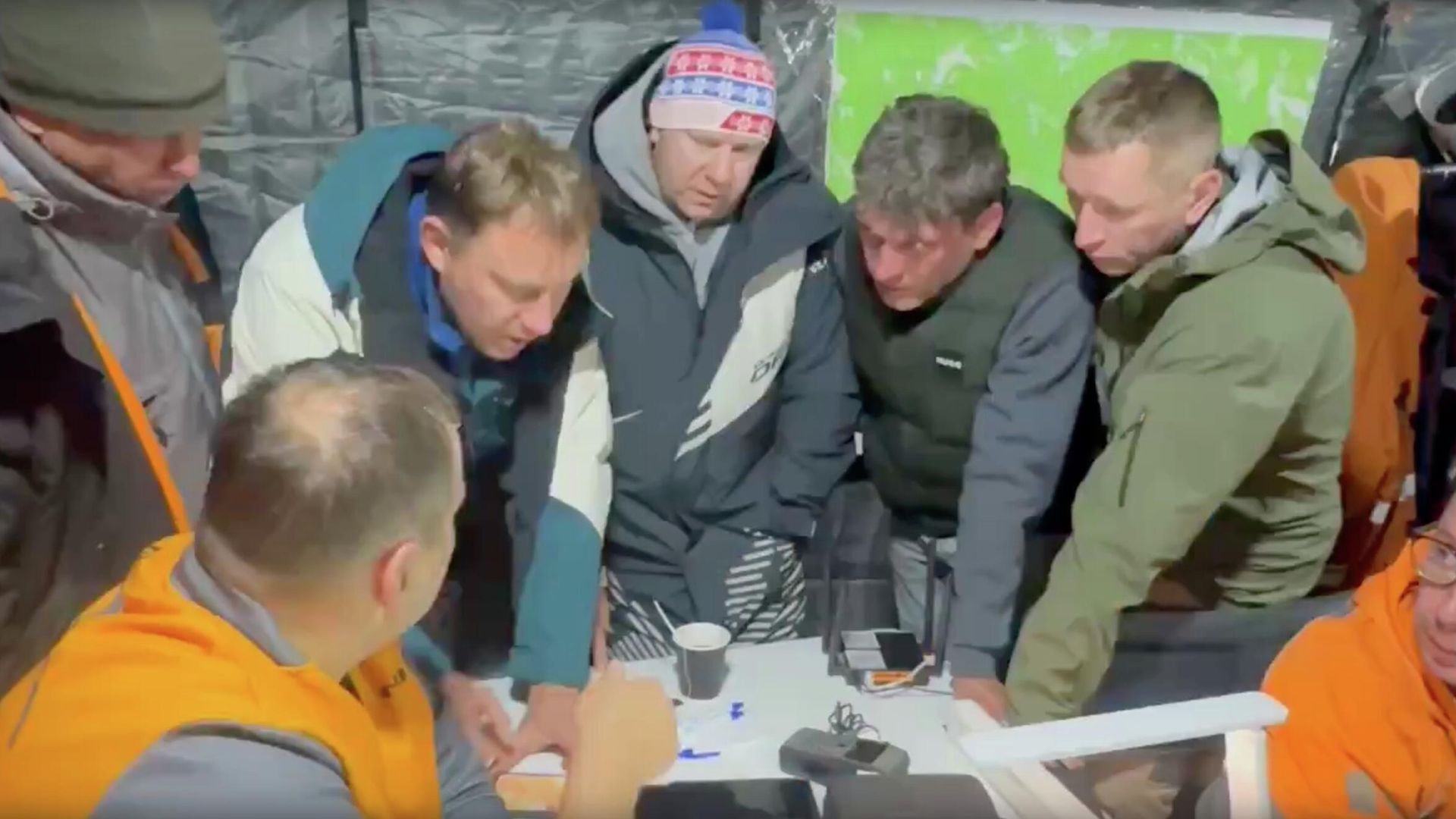 Поиск пропавшей в турпоходе семьи Усольцевых из Красноярска Поиск пропавшей в турпоходе семьи Усольцевых из Красноярска - РИА Новости, 1920, 06.10.2025