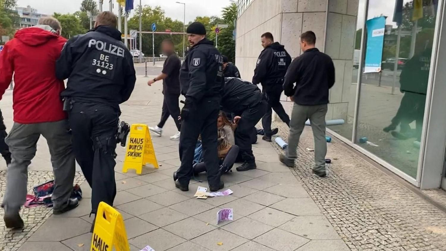 Задержание активистов экодвижения Новое поколение в Берлине Задержание активистов экодвижения Новое поколение в Берлине - РИА Новости, 1920, 06.10.2025