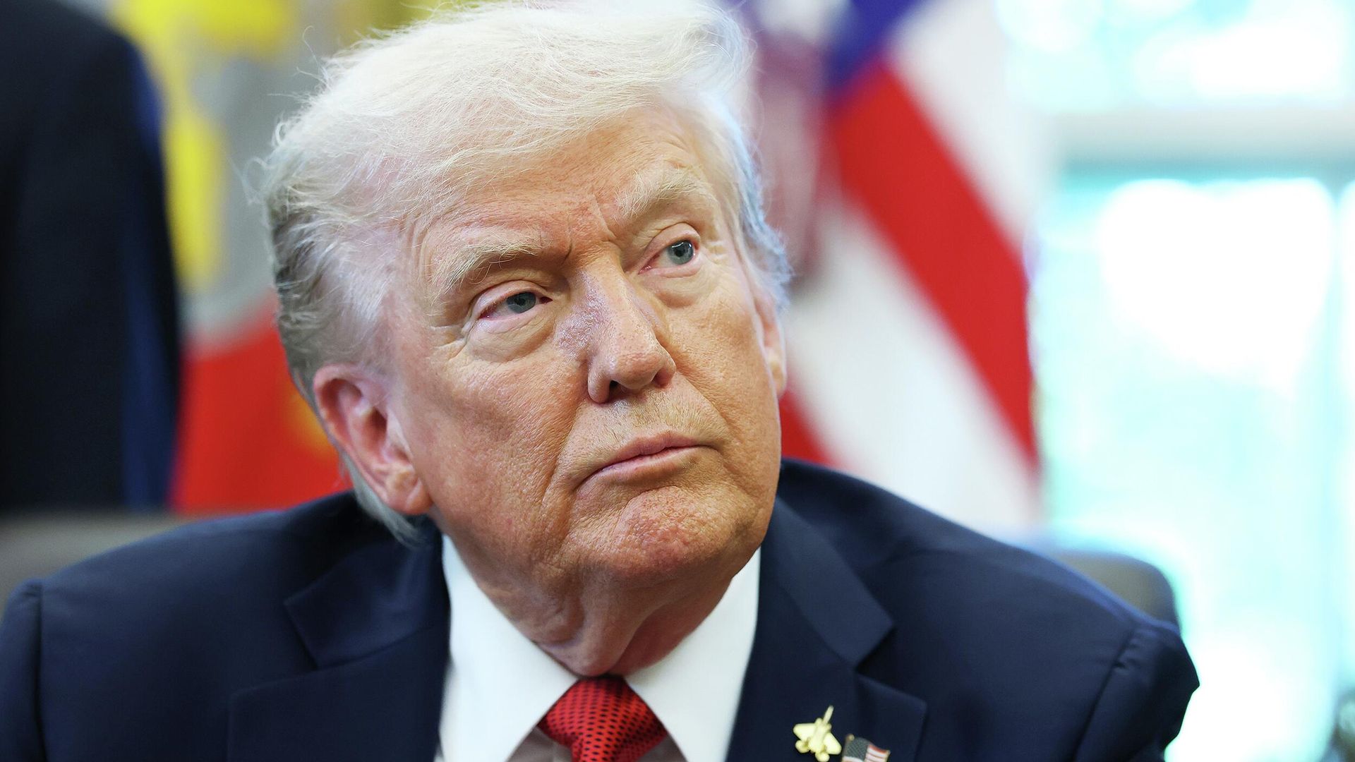 Президент США Дональд Трамп во время выступления в Белом доме. 6 октября 2025 - РИА Новости, 1920, 06.10.2025