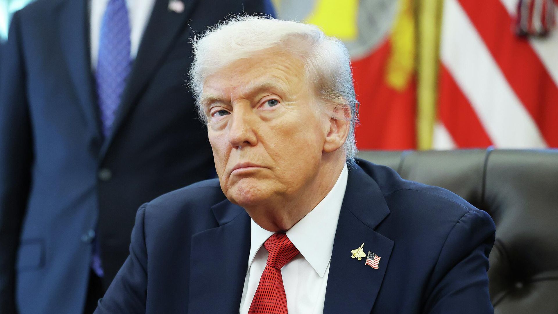 Президент США Дональд Трамп во время выступления в Белом доме. 6 октября 2025 - РИА Новости, 1920, 06.10.2025
