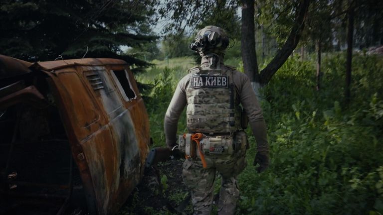 Кадр из документального фильма 300/200: как парни братьев домой возвращали Кадр из документального фильма 300/200: как парни братьев домой возвращали
