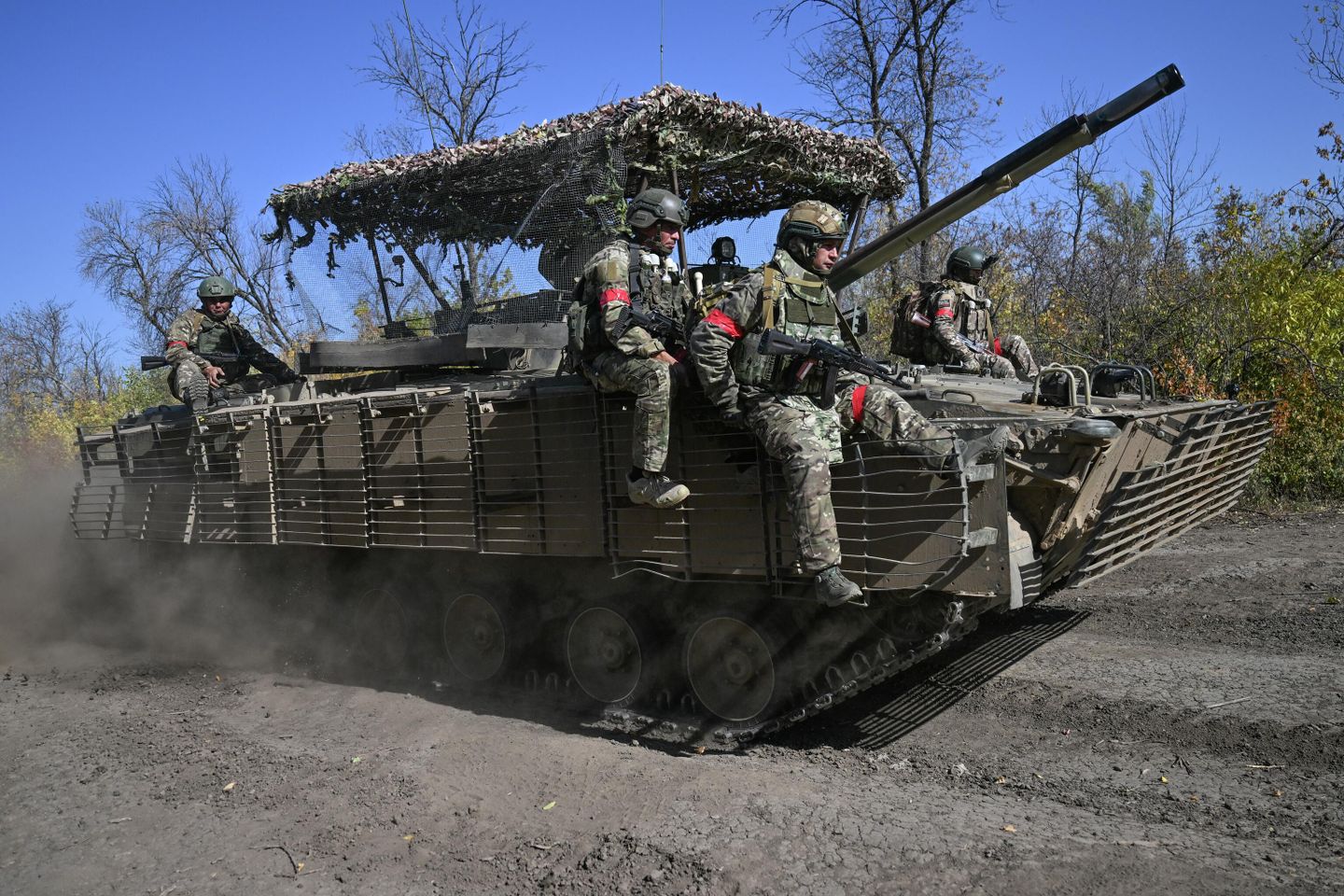 Российские военнослужащие Российские военнослужащие