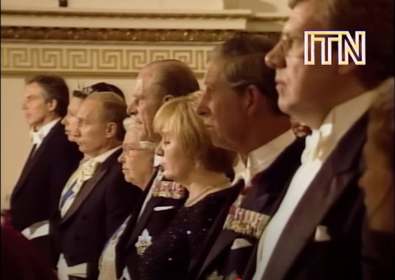 2003 год. Визит Путина в Великобританию. Министр финансов, вице-премьер и сопредседатель межправительственной комиссии Россия–Англия сопровождал главу государства в этой поездке. 2003 год. Визит Путина в Великобританию. Министр финансов, вице-премьер и сопредседатель межправительственной комиссии Россия–Англия сопровождал главу государства в этой поездке.