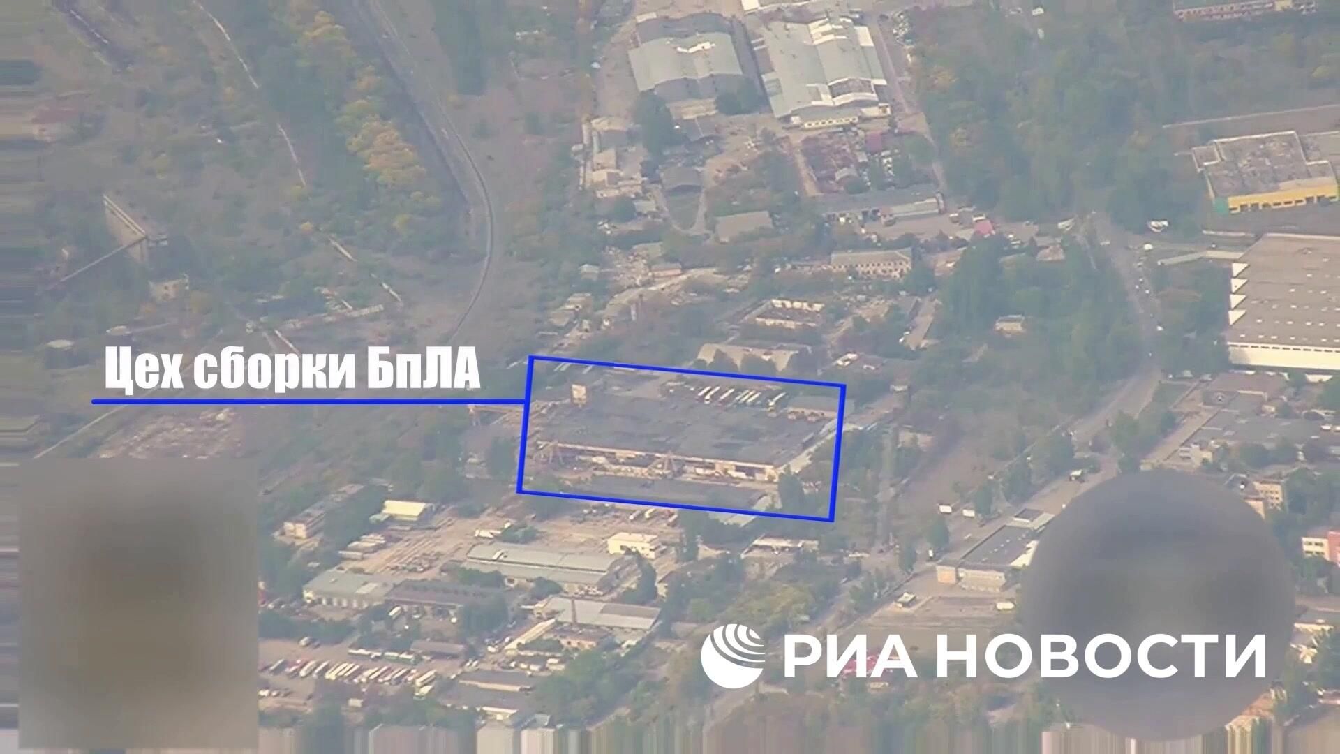 Ракетный удар Искандером-М по цеху производства БПЛА в районе Херсона - РИА Новости, 1920, 08.10.2025