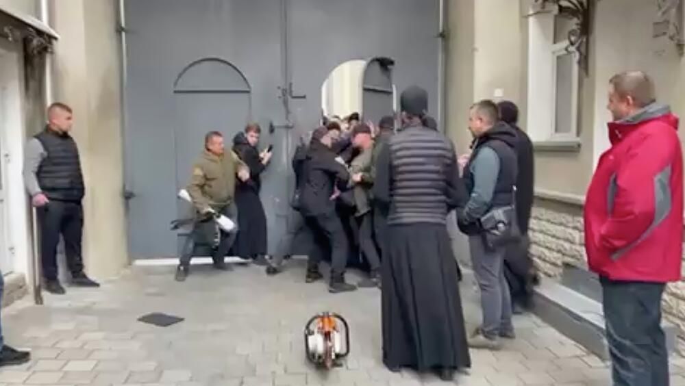 Обстановка в Почаевской лавре. 8 октября 2025 Обстановка в Почаевской лавре. 8 октября 2025 - РИА Новости, 1920, 08.10.2025