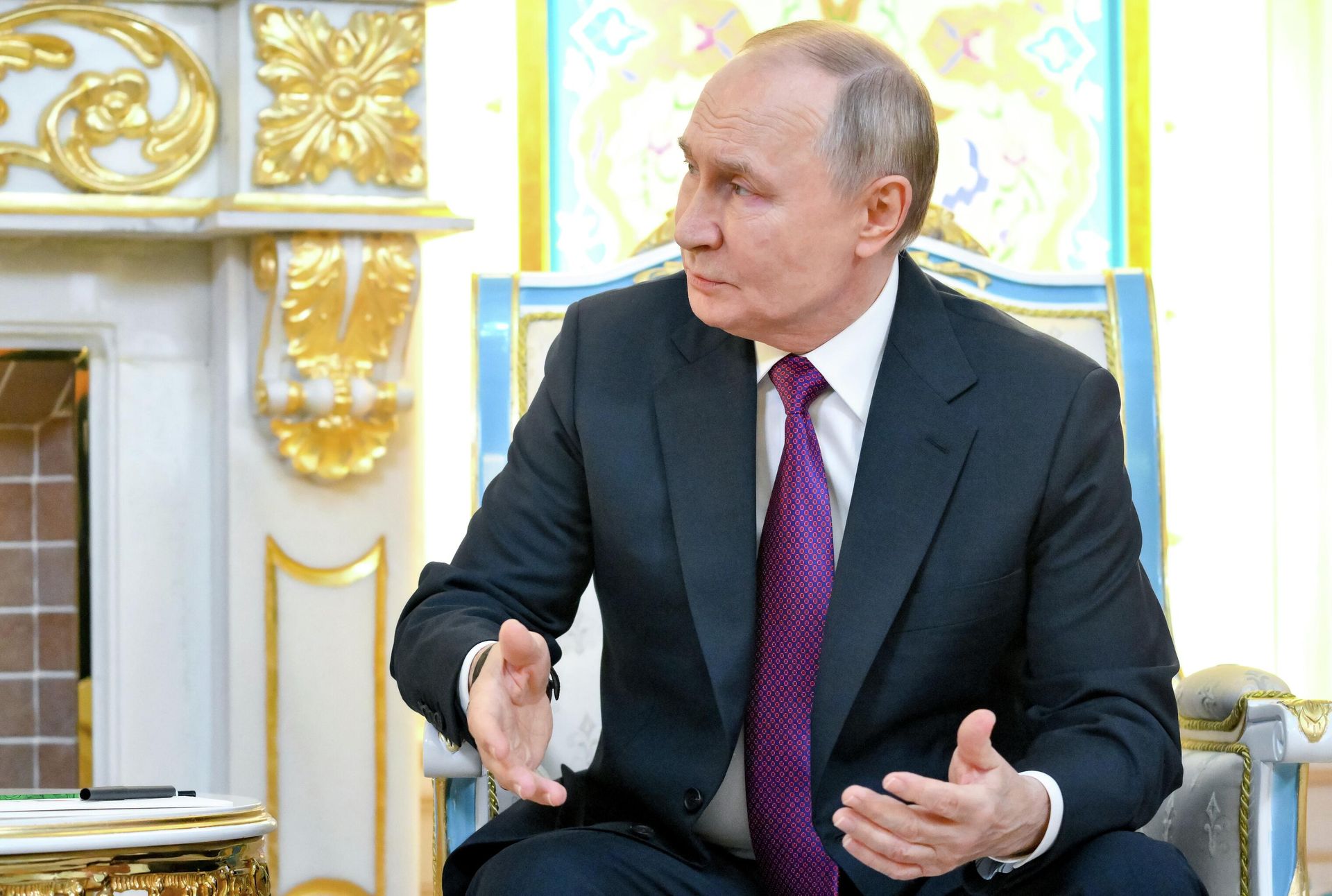 Президент РФ Владимир Путин во время встречи с президентом Азербайджана Ильхамом Алиевым в Правительственной резиденции в Душанбе - РИА Новости, 1920, 09.10.2025