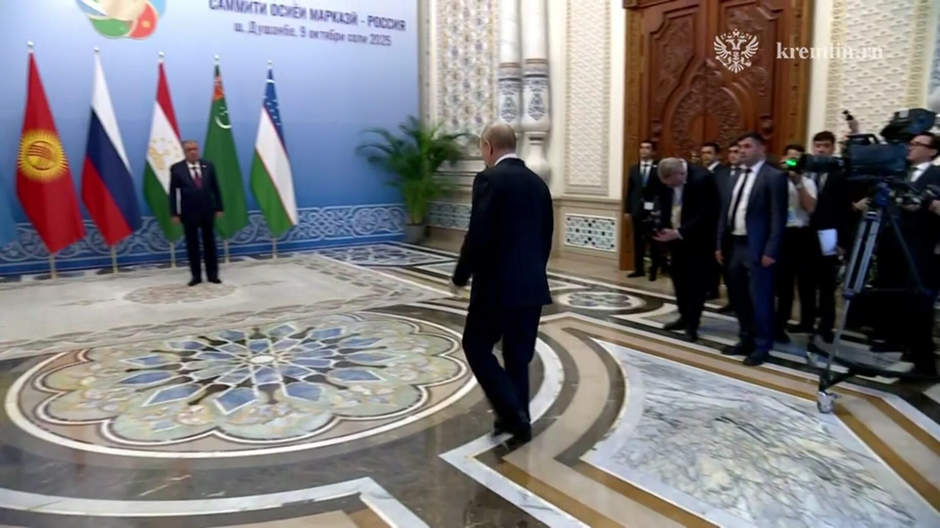 Путин прибыл на саммит Россия — Центральная Азия в Душанбе Путин прибыл на саммит Россия — Центральная Азия в Душанбе - РИА Новости, 1920, 09.10.2025