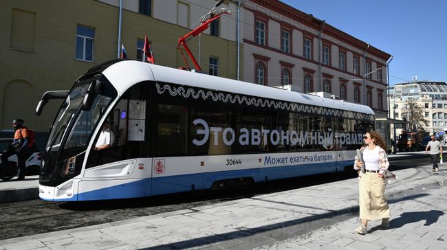 Открытие движения по новой трамвайной линии в Москве