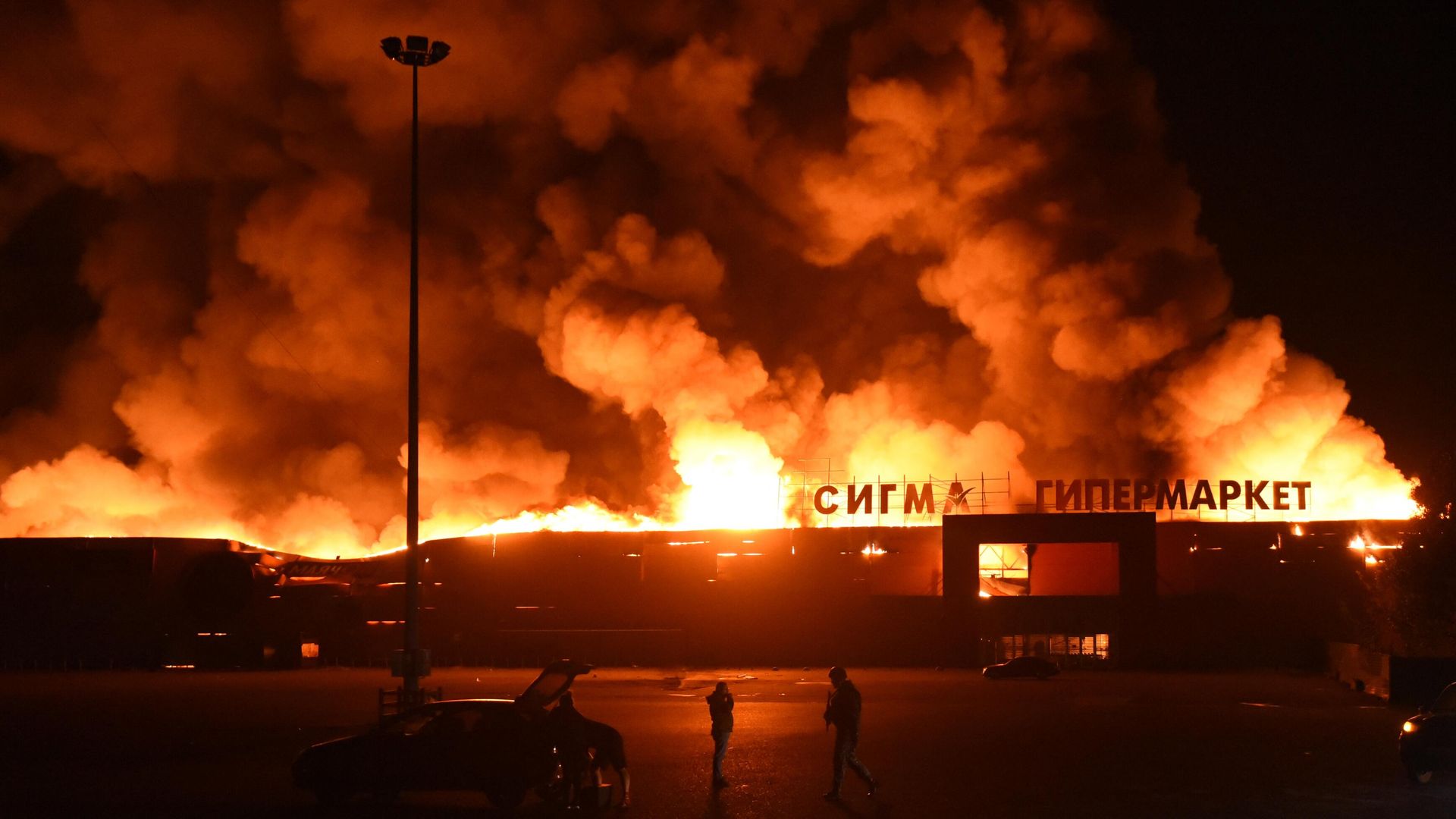 Последствия удара со стороны ВСУ по торговому центру Сигма в Макеевке Последствия удара со стороны ВСУ по торговому центру Сигма в Макеевке - РИА Новости, 1920, 12.10.2025