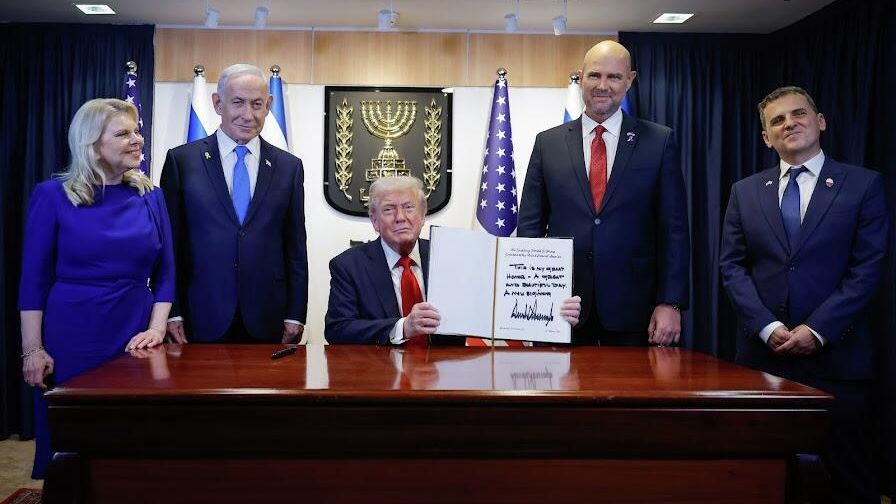 Президент США Дональд Трамп в кнессете. 13 октября 2025 Президент США Дональд Трамп в кнессете. 13 октября 2025 - РИА Новости, 1920, 13.10.2025