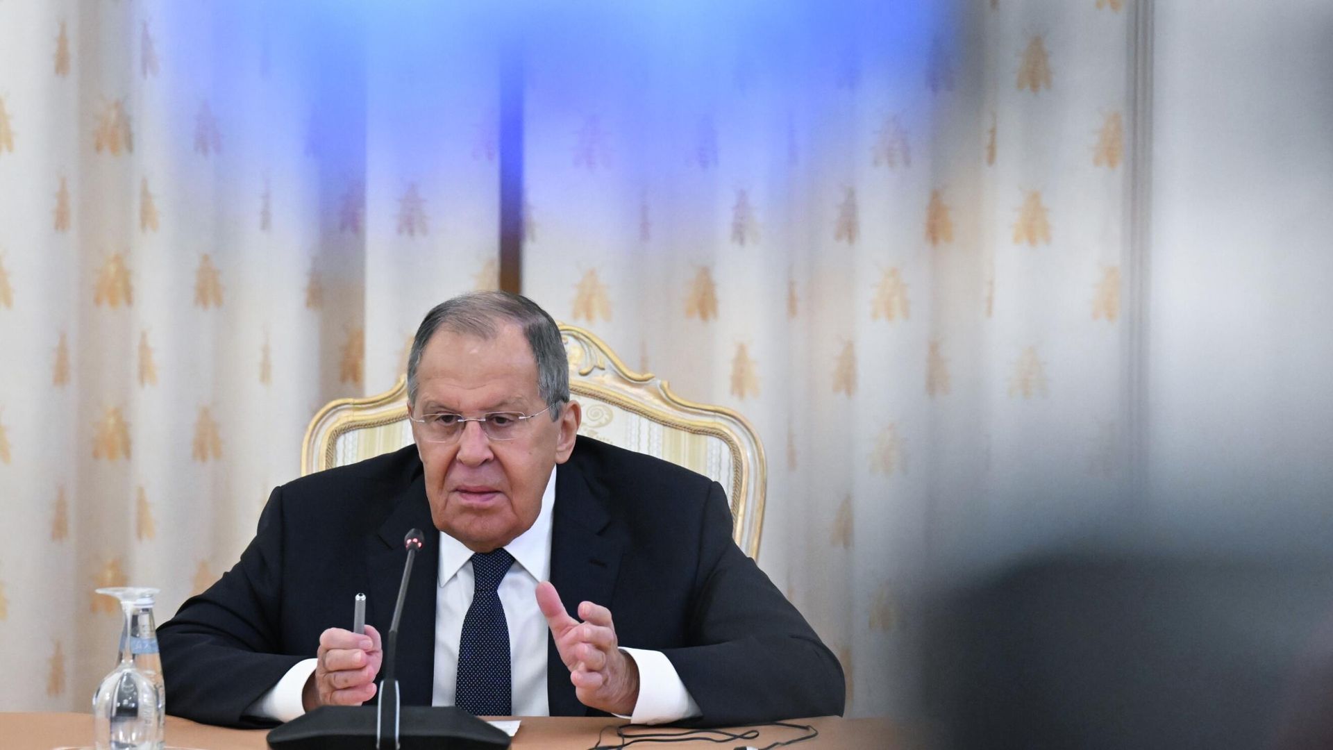 Министр иностранных дел РФ Сергей Лавров во время встречи с журналистами арабских стран в Москве Министр иностранных дел РФ Сергей Лавров во время встречи с журналистами арабских стран в Москве - РИА Новости, 1920, 13.10.2025