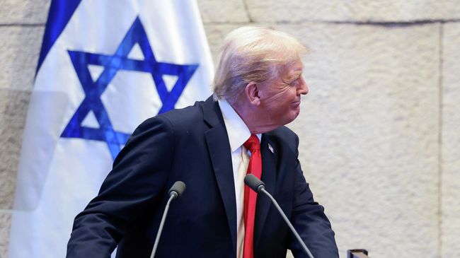 Президент США Дональд Трамп выступает в парламенте Израиля. 13 октября 2025