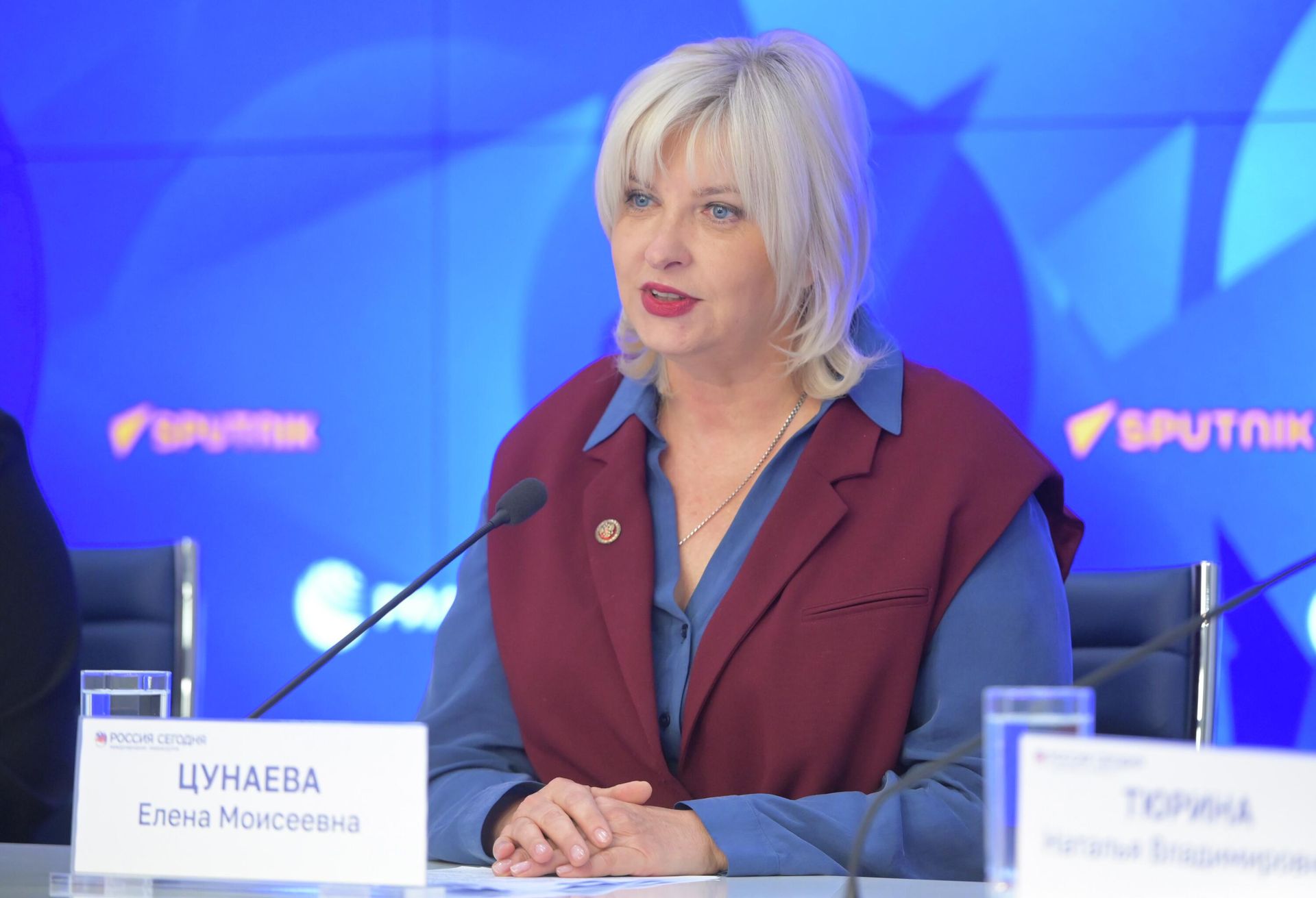 Сопредседатель Центрального штаба Общероссийского общественного движения Бессмертный полк России, первый заместитель председателя Комитета ГД РФ по труду, социальной политике и делам ветеранов Елена Цунаева Сопредседатель Центрального штаба Общероссийского общественного движения Бессмертный полк России, первый заместитель председателя Комитета ГД РФ по труду, социальной политике и делам ветеранов Елена Цунаева - РИА Новости, 1920, 14.10.2025