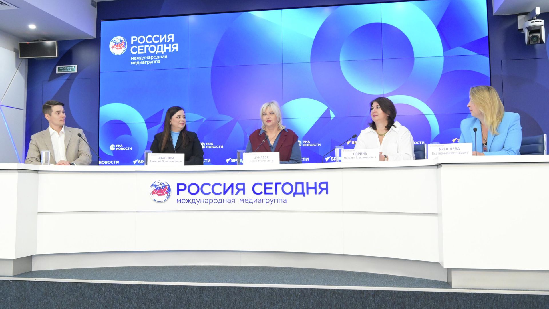 Старт конкурса Бессмертного полка России на присуждение Всероссийской общественной премии за лучший патриотический медиаконтент Говорим о Победе Старт конкурса Бессмертного полка России на присуждение Всероссийской общественной премии за лучший патриотический медиаконтент Говорим о Победе - РИА Новости, 1920, 14.10.2025