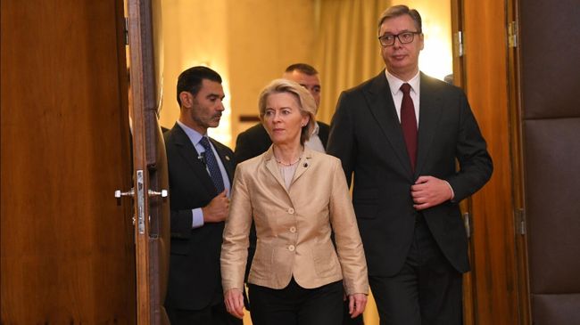 Председатель Европейской комиссии Урсула фон дер Ляйен и президент Сербии Александр Вучич перед пресс-конференцией в Белграде, Сербия