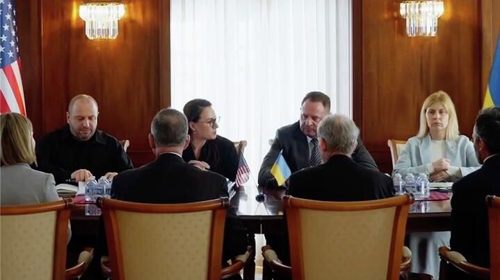 Украинская делегация в США встретилась с представителями американских военно-промышленных компаний Украинская делегация в США встретилась с представителями американских военно-промышленных компаний - РИА Новости, 1920, 15.10.2025