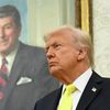 Президент США Дональд Трамп во время выступления в Овальном кабинете Белого дома Президент США Дональд Трамп во время выступления в Овальном кабинете Белого дома