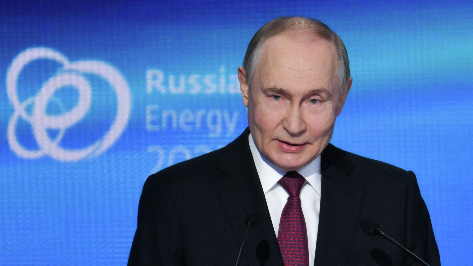 Президент РФ Владимир Путин выступает на пленарном заседании Создавая энергетику будущего вместе в рамках международного форума Российская энергетическая неделя Президент РФ Владимир Путин выступает на пленарном заседании Создавая энергетику будущего вместе в рамках международного форума Российская энергетическая неделя - РИА Новости, 1920, 16.10.2025