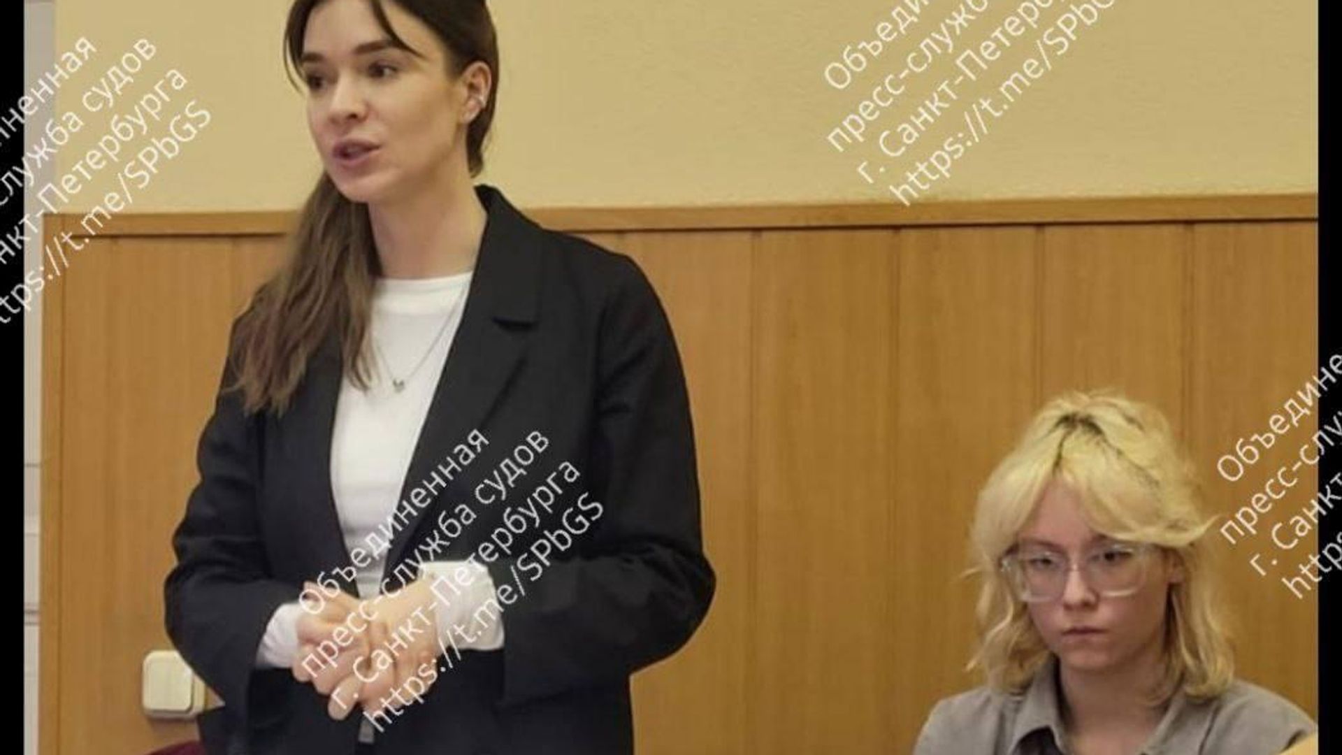 Певица Диана Логинова (Наоко) в Дзержинском суде Санкт-Петербурга Певица Диана Логинова (Наоко) в Дзержинском суде Санкт-Петербурга - РИА Новости, 1920, 28.10.2025
