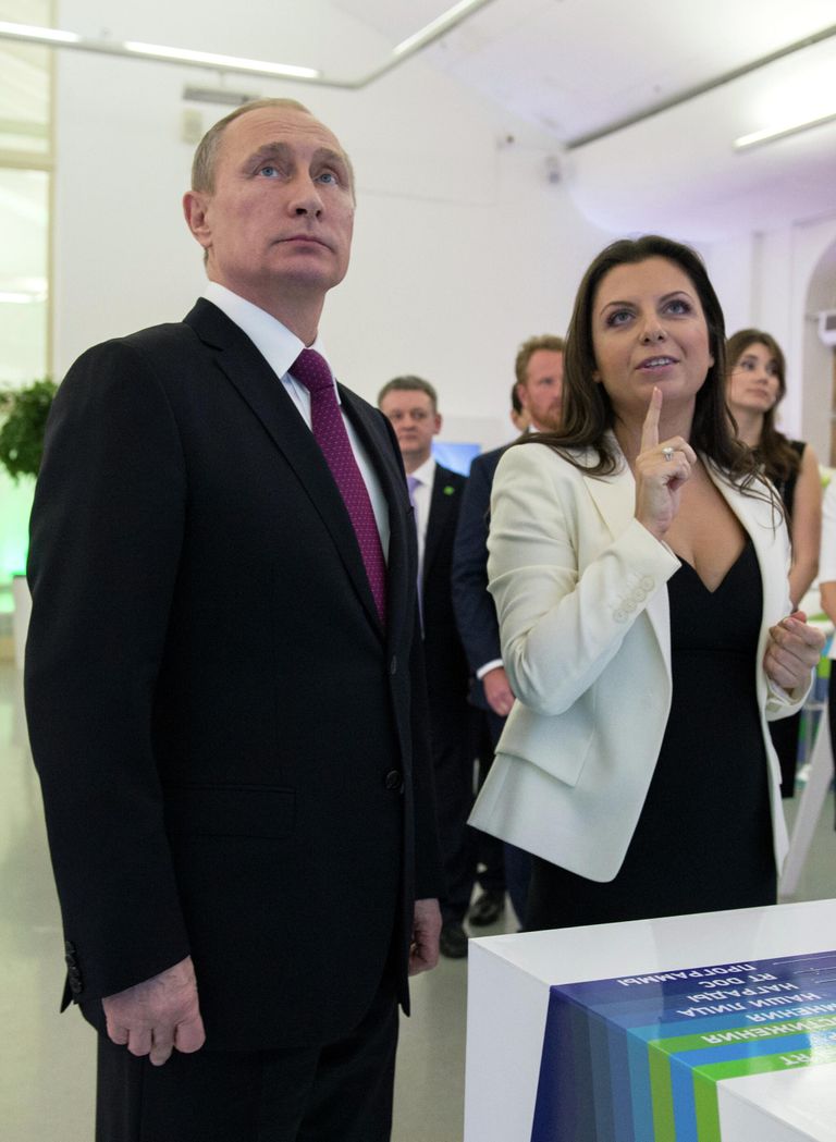 Президент России Владимир Путин посетил выставку, посвященную 10-летию вещания Russia Today
