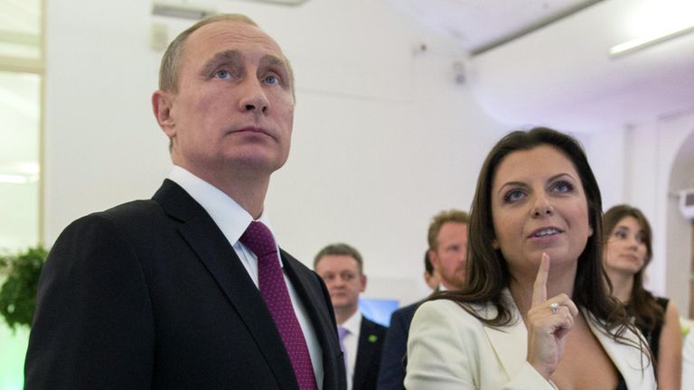 Президент России Владимир Путин посетил выставку, посвященную 10-летию вещания Russia Today