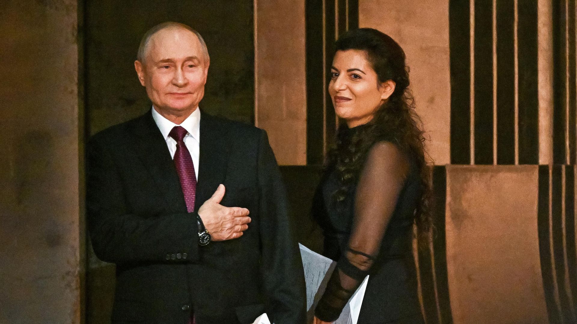 Президент России Владимир Путин на праздновании 20-летия международного телеканала RT в Большом театре в Москве Президент России Владимир Путин на праздновании 20-летия международного телеканала RT в Большом театре в Москве - РИА Новости, 1920, 17.10.2025
