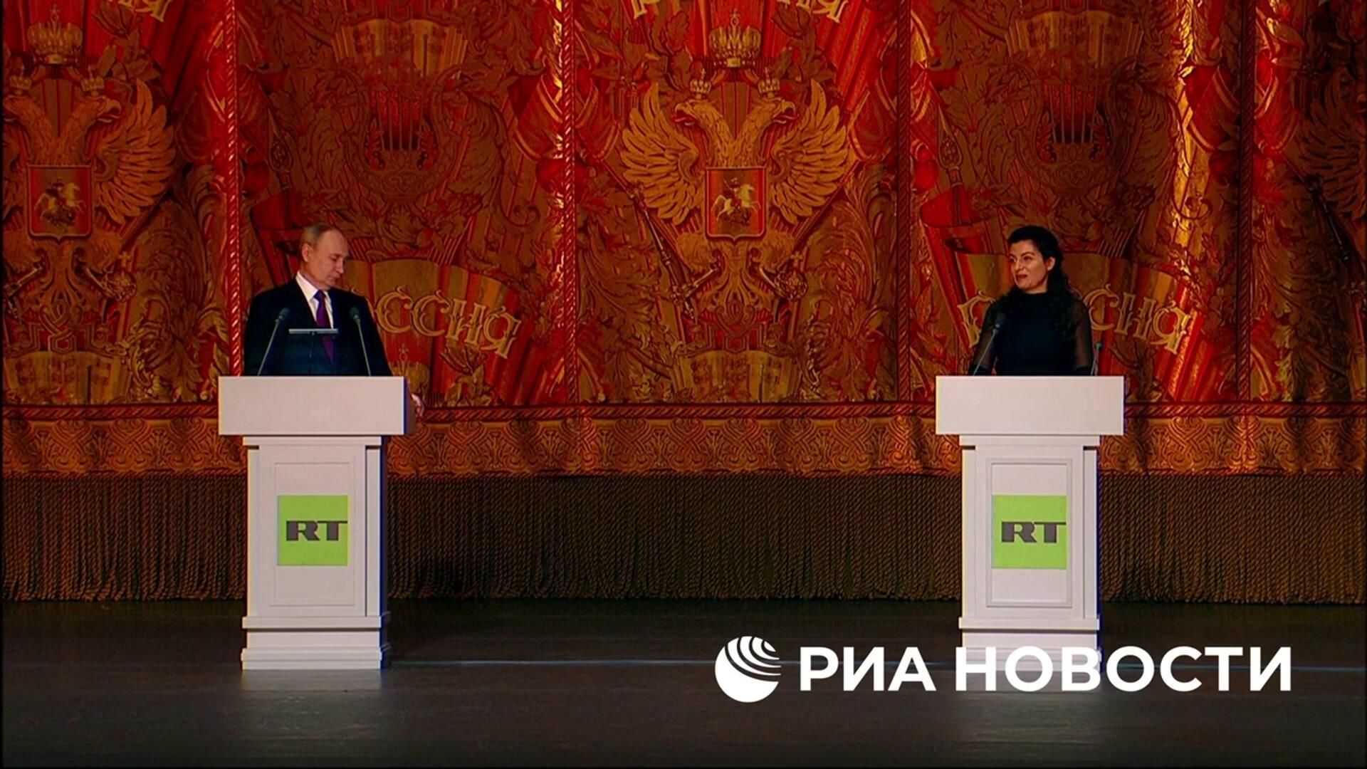 Маргарита Симоньян поблагодарила Путина за возможность работать и защищать свои убеждения Маргарита Симоньян поблагодарила Путина за возможность работать и защищать свои убеждения - РИА Новости, 1920, 17.10.2025