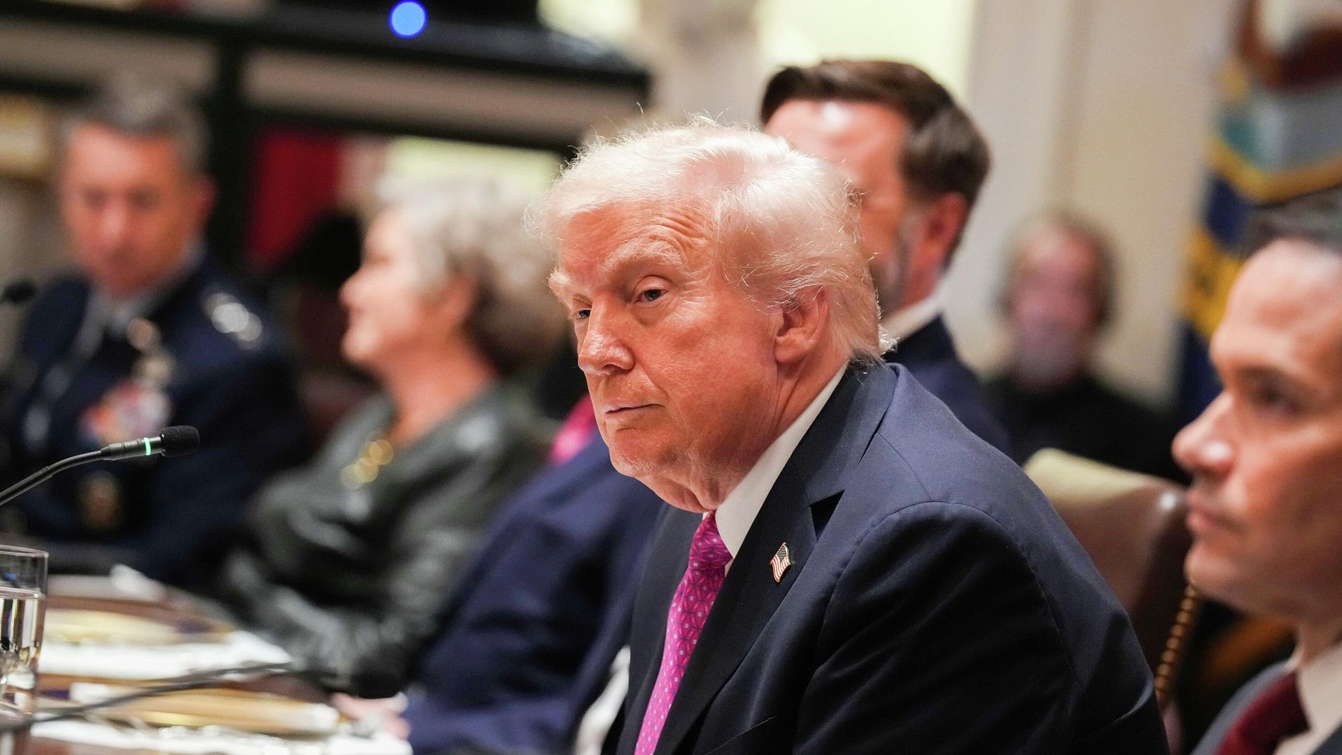 Президент США Дональд Трамп во время встречи с Владимиром Зеленским. 17 октября 2025 Президент США Дональд Трамп во время встречи с Владимиром Зеленским. 17 октября 2025 - РИА Новости, 1920, 17.10.2025