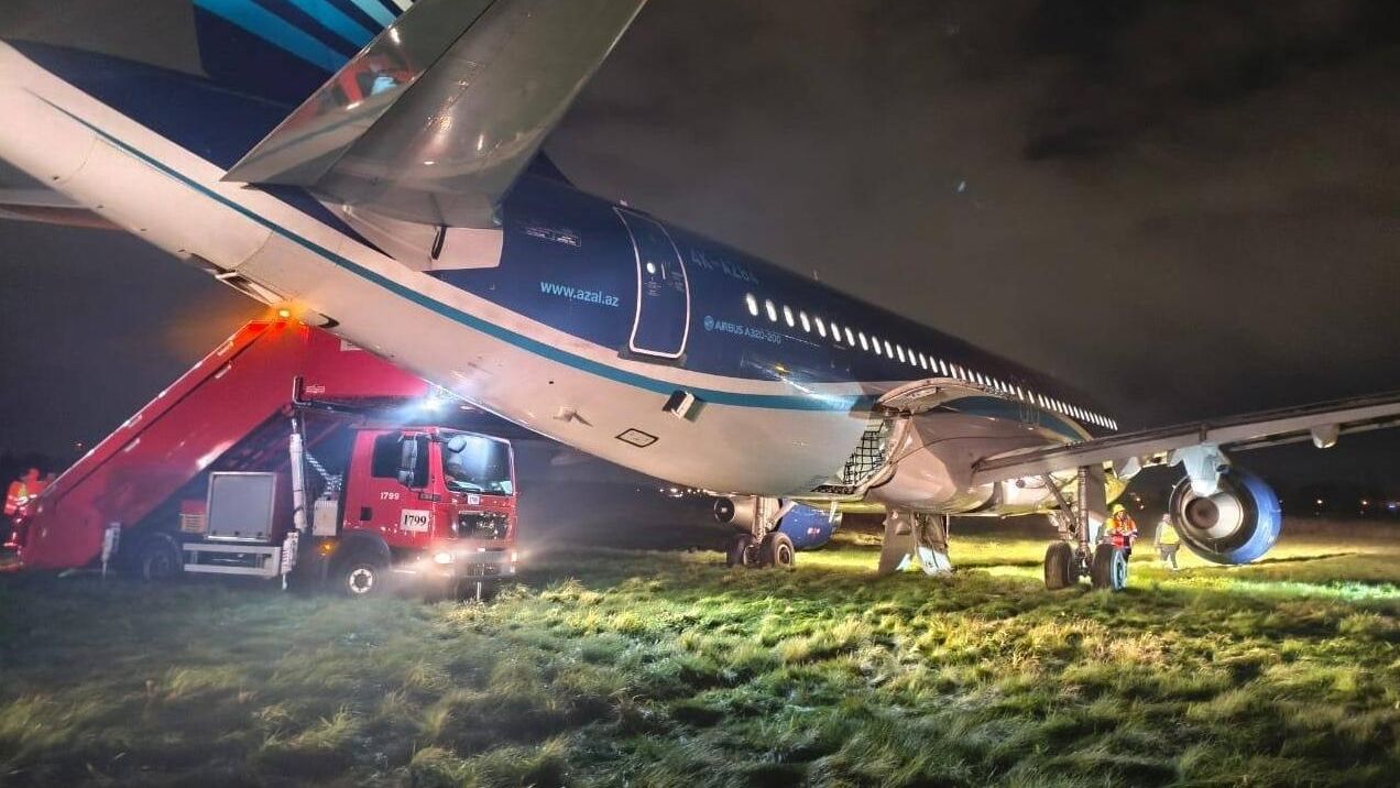 Самолет Airbus А320 выкатился за пределы ВПП при посадке в Пулково Самолет Airbus А320 выкатился за пределы ВПП при посадке в Пулково - РИА Новости, 1920, 20.10.2025