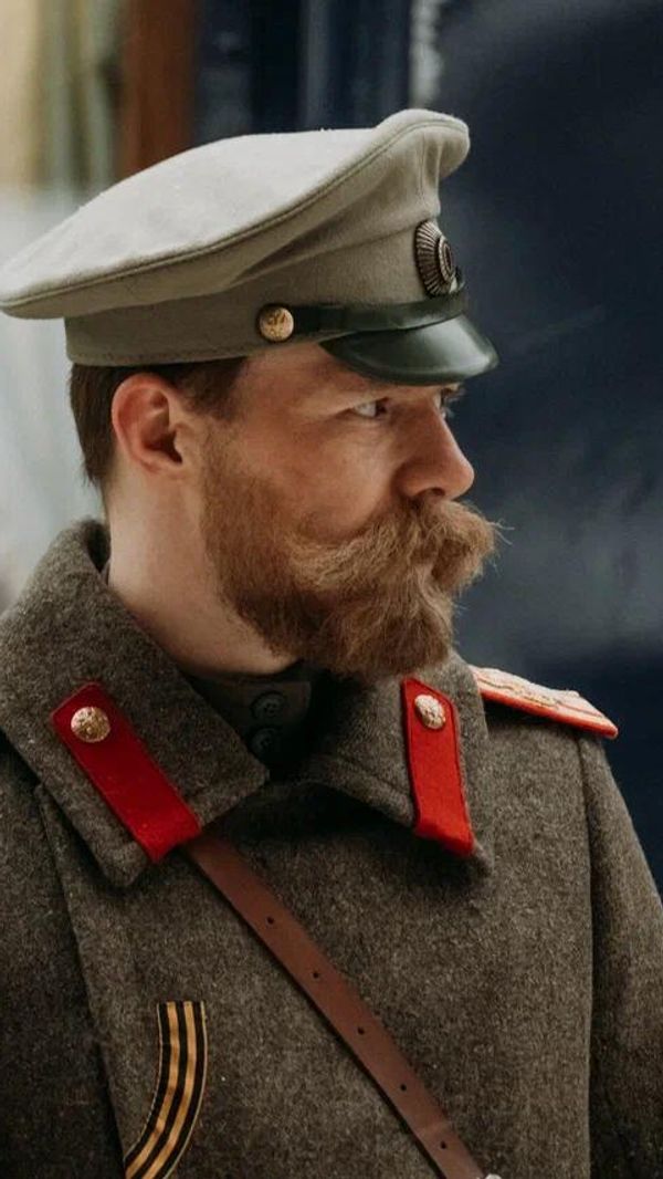 Никита Ефремов в роли Николая II Никита Ефремов в роли Николая II