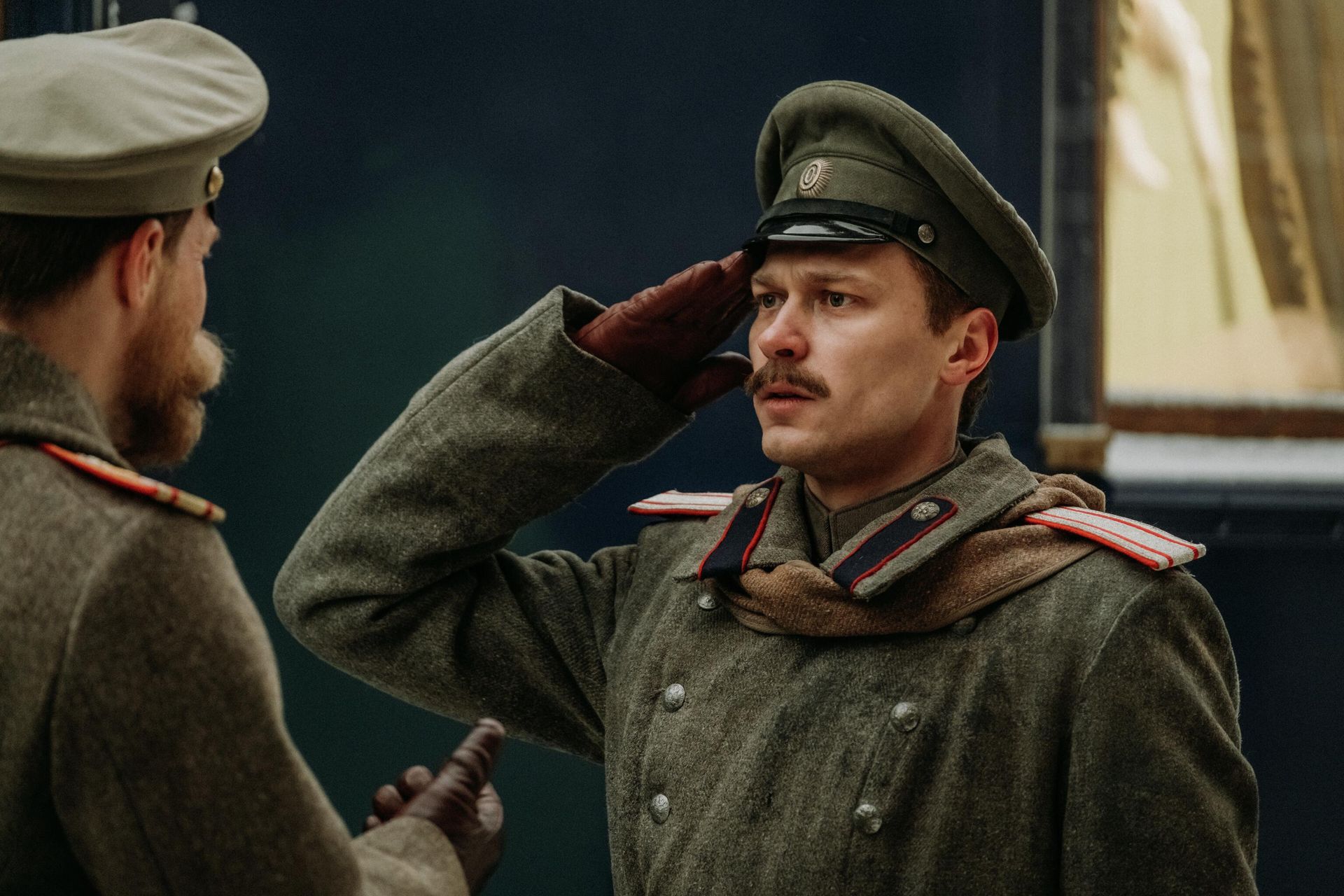 Юра Борисов в сериале Хроники русской революции Юра Борисов в сериале Хроники русской революции
