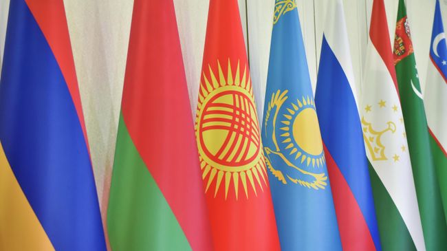 Флаги стран-участниц СНГ